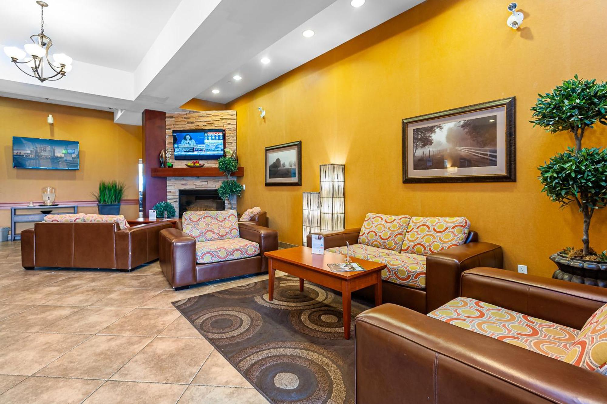 Express & Clarington - By Ihg Hotel