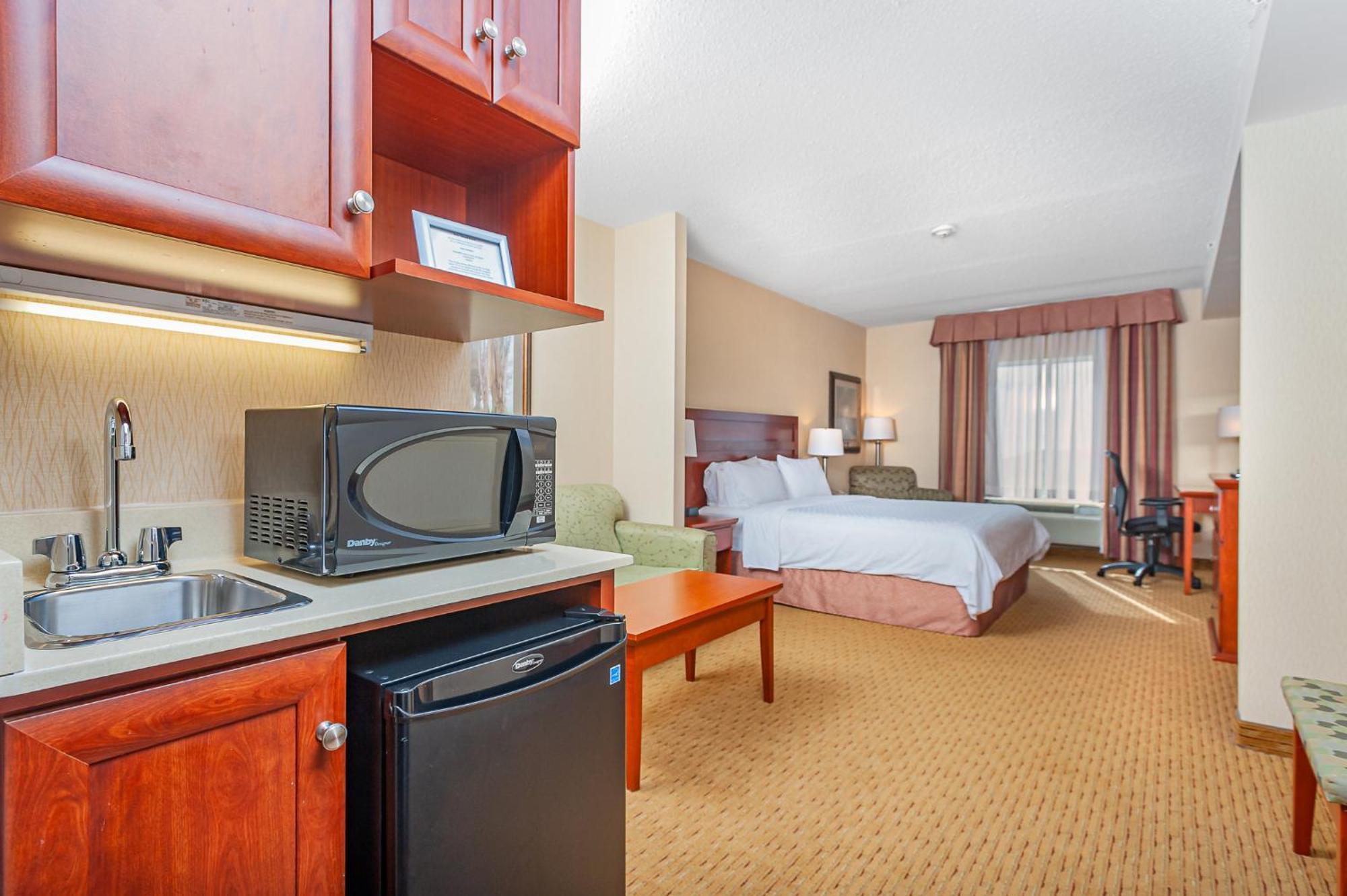 Express & Clarington - By Ihg Hotel 3*